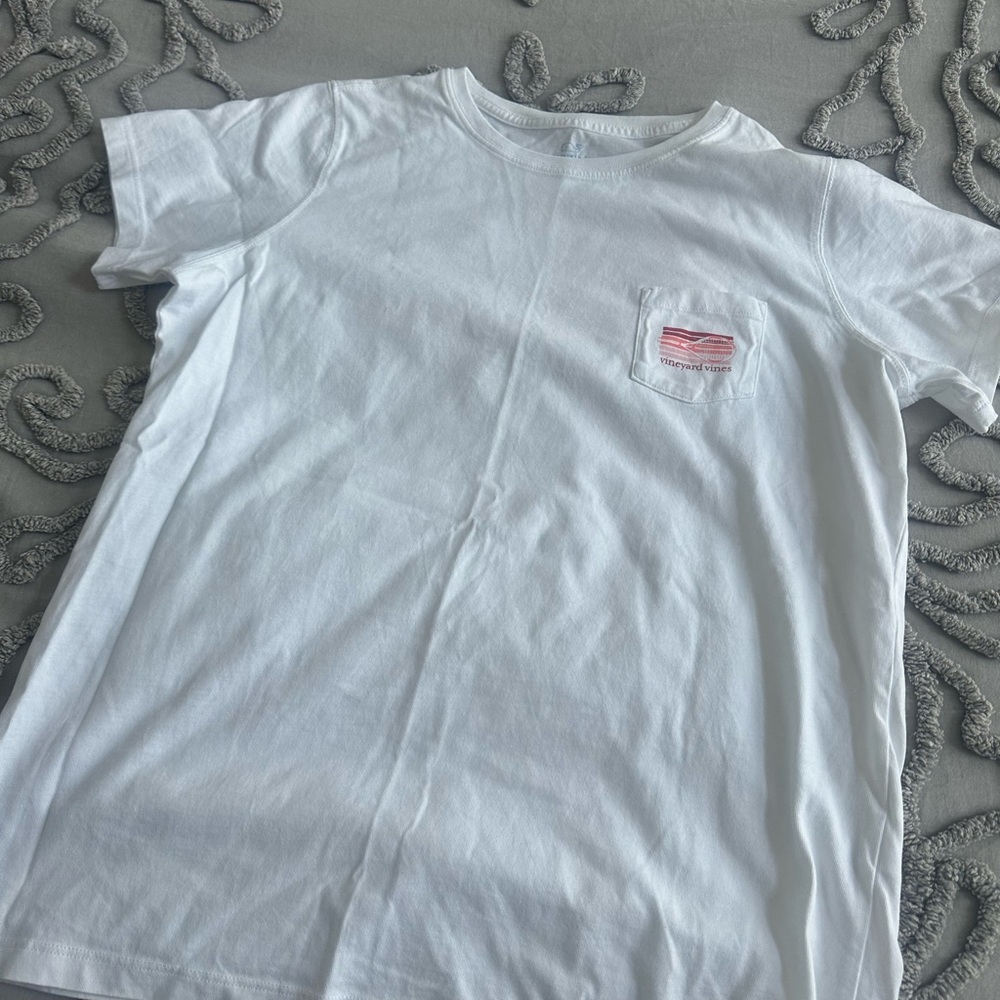 Ladies Vineyard Vines tennis tee